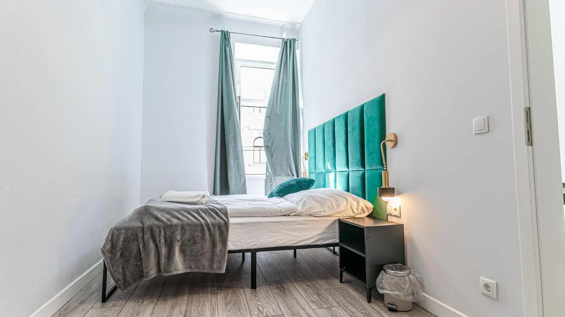 Budget-Friendly 2Br & 1Lr, Central Vienna Delight