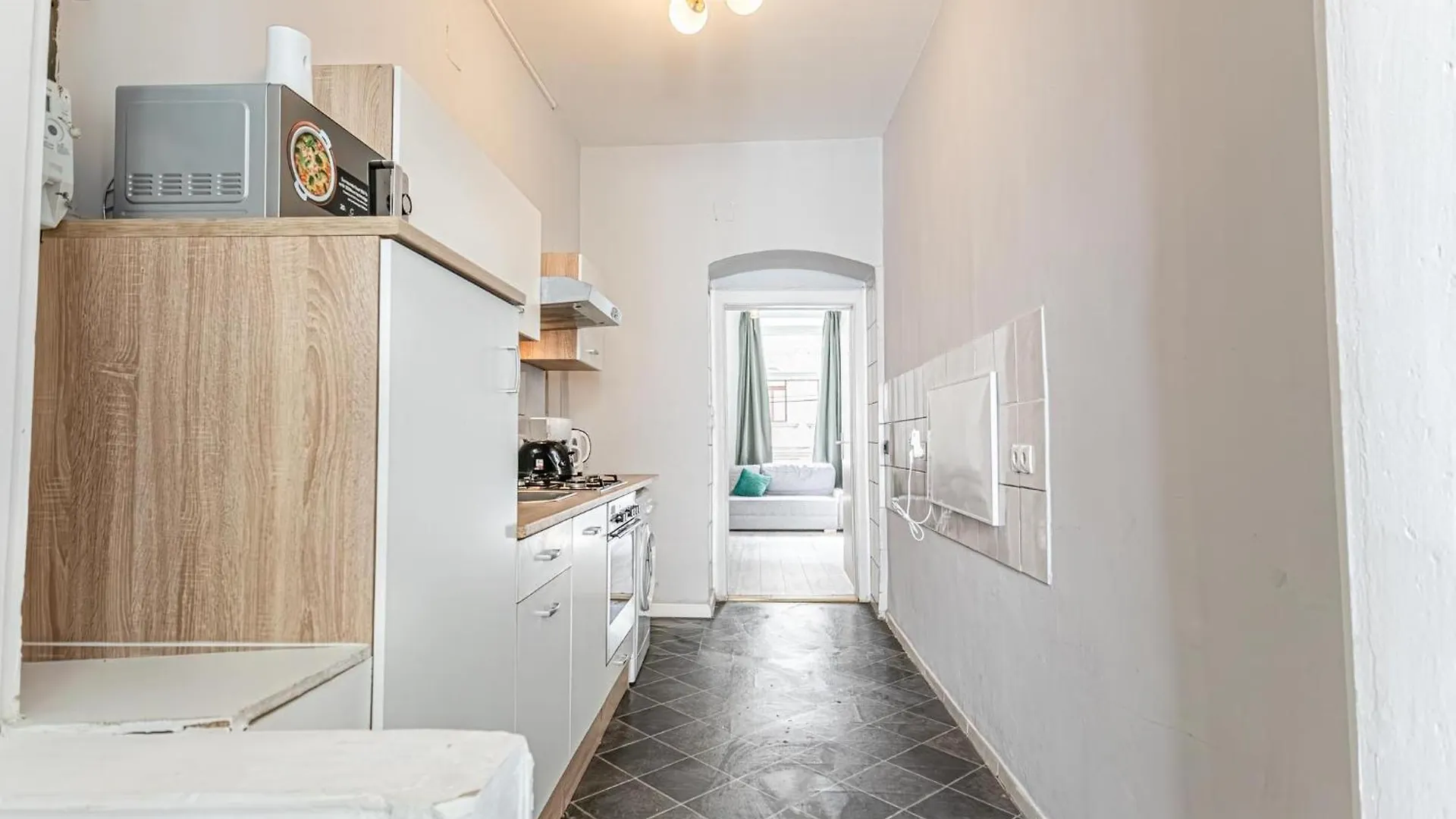 Apartment Budget-Friendly 2Br & 1Lr, Central Vienna Delight