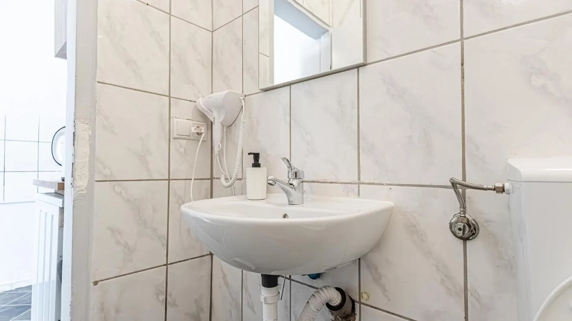 Budget-Friendly 2Br & 1Lr, Central Vienna Delight Austria