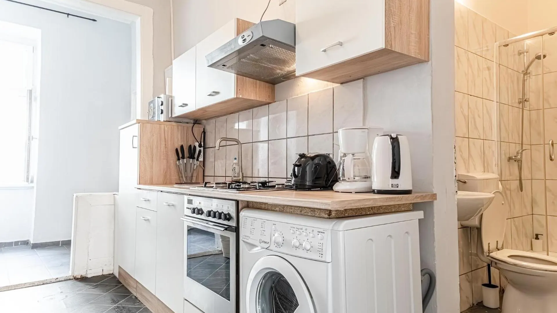 Lägenhet Budget-Friendly 2Br & 1Lr, Central Vienna Delight